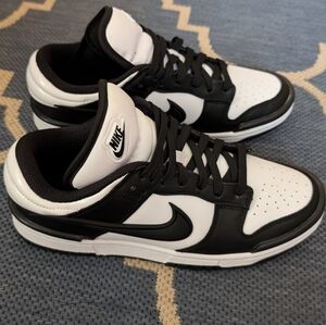 Nike Dunk low twists black and white